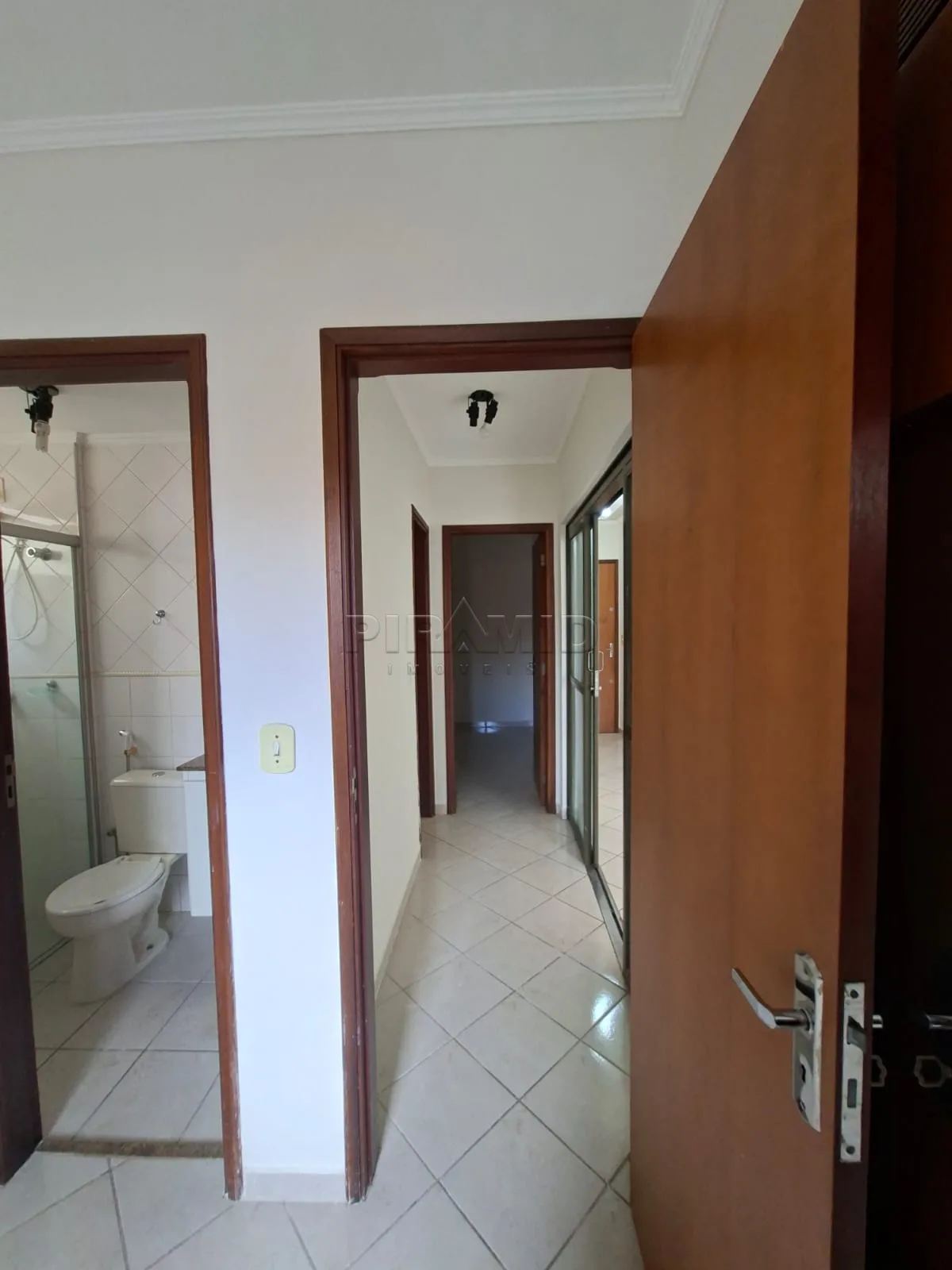 Alugar Apartamento / Padr&atilde;o em Ribeir&atilde;o Preto R$ 1.800,00 - Foto 13