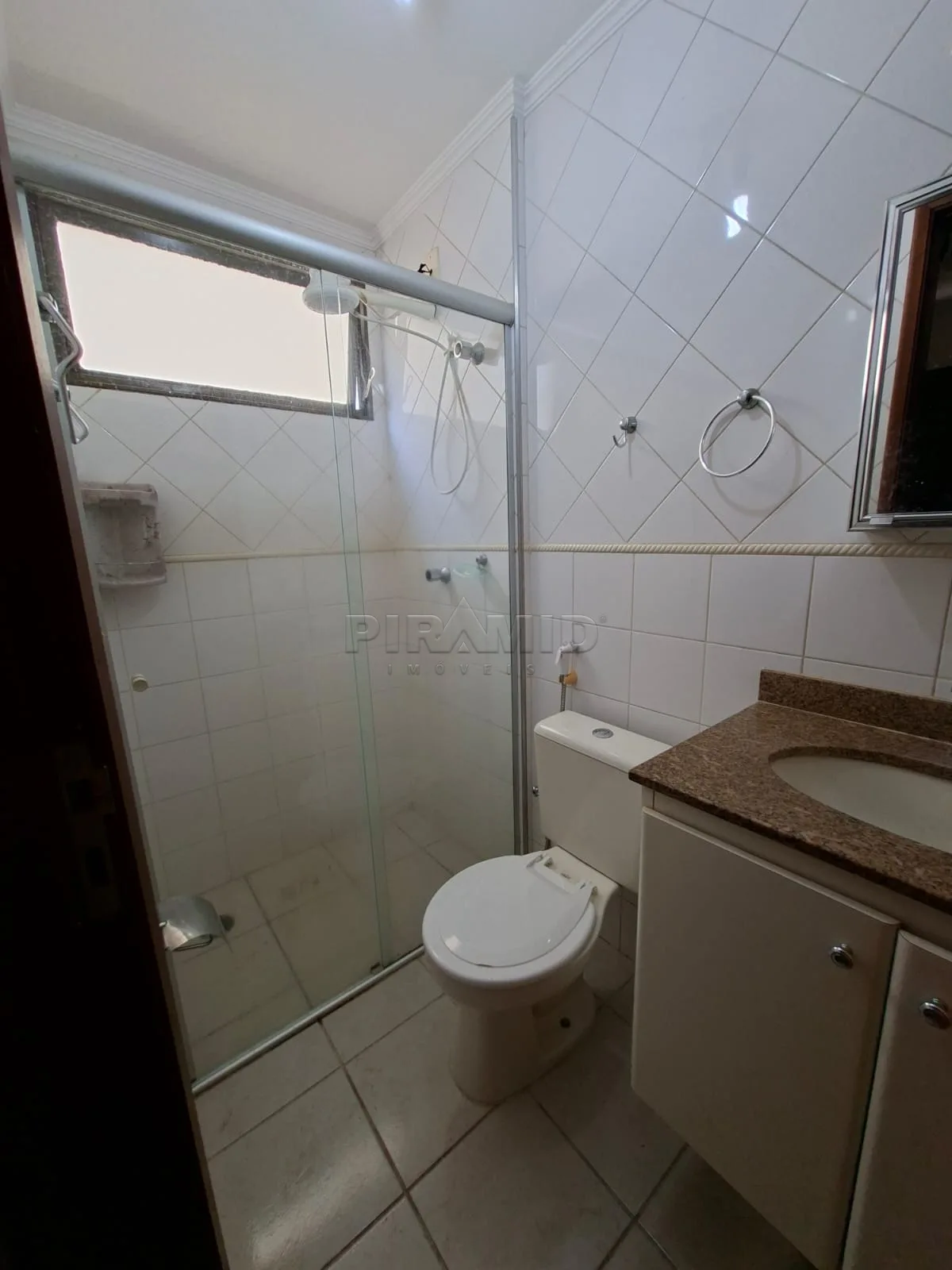 Alugar Apartamento / Padr&atilde;o em Ribeir&atilde;o Preto R$ 1.800,00 - Foto 14