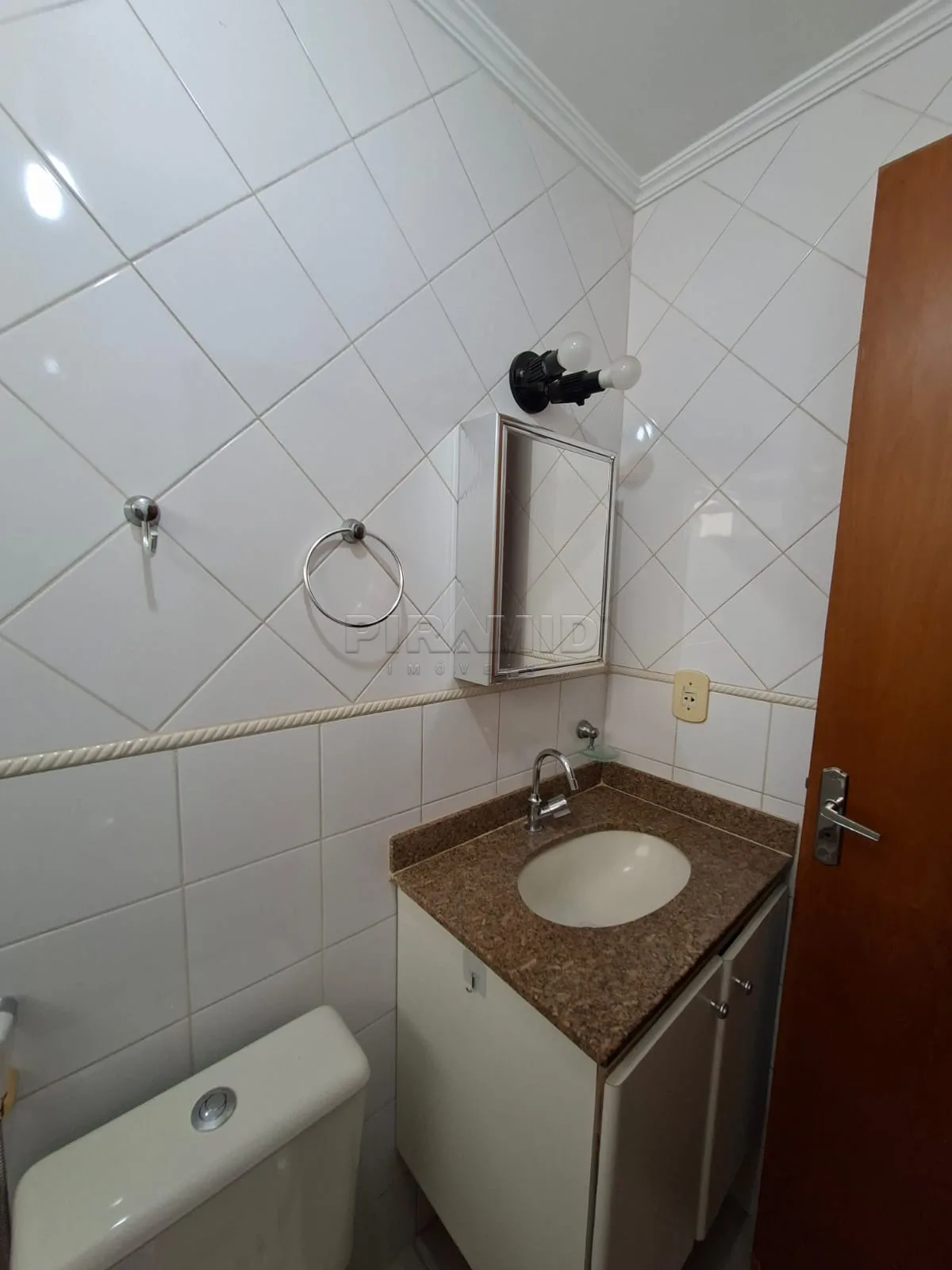 Alugar Apartamento / Padr&atilde;o em Ribeir&atilde;o Preto R$ 1.800,00 - Foto 15