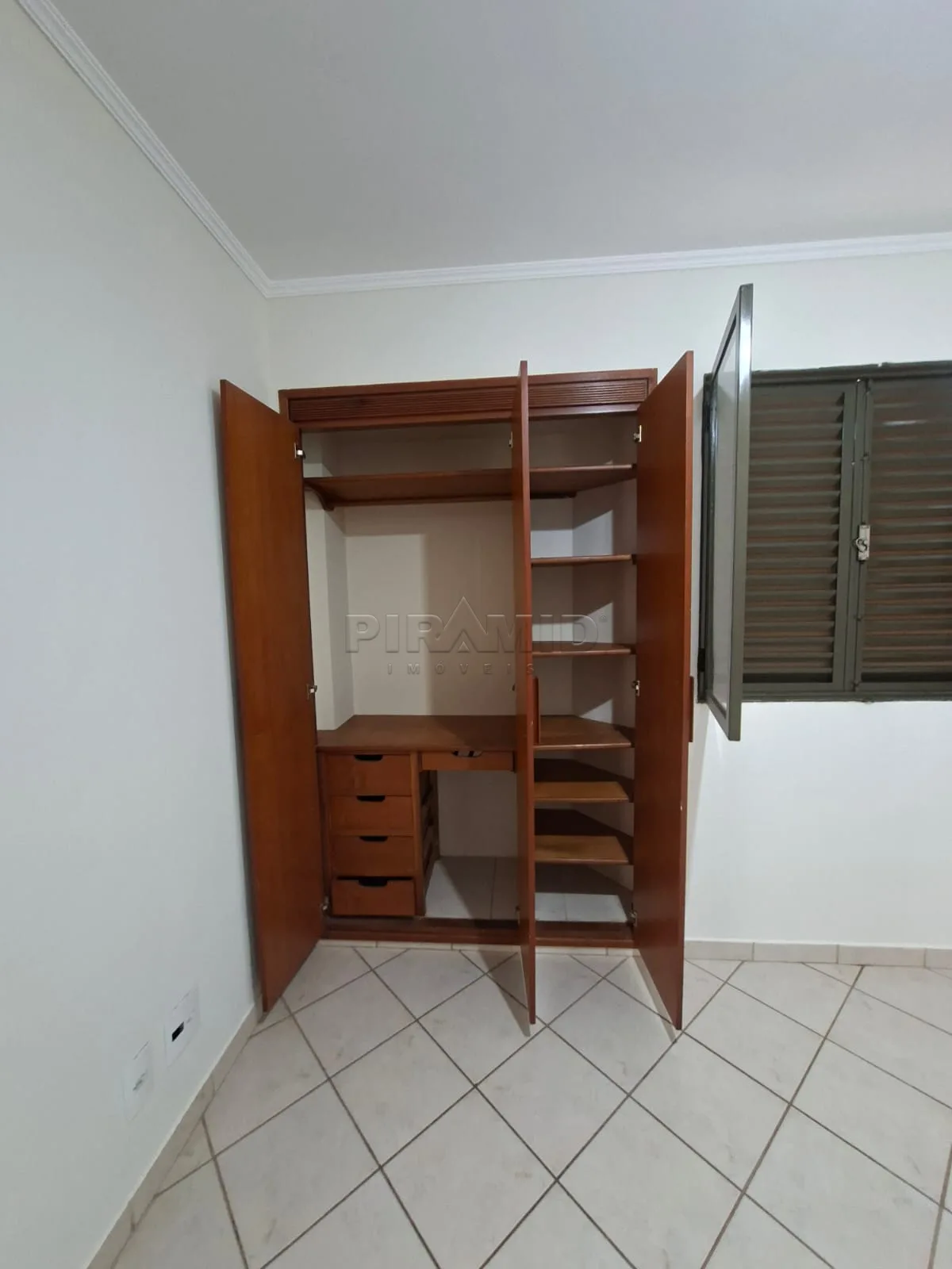 Alugar Apartamento / Padr&atilde;o em Ribeir&atilde;o Preto R$ 1.800,00 - Foto 18
