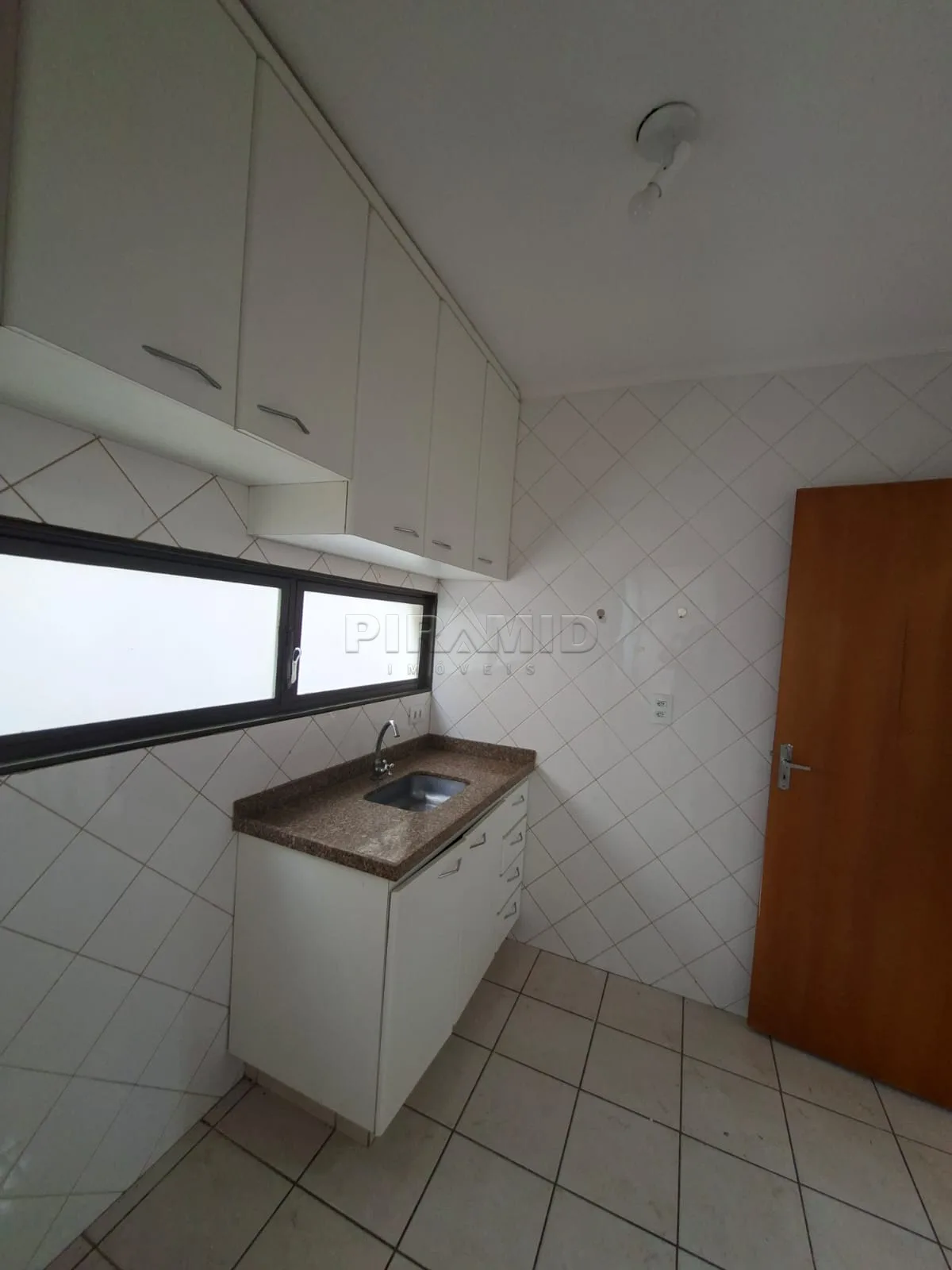 Alugar Apartamento / Padr&atilde;o em Ribeir&atilde;o Preto R$ 1.800,00 - Foto 21