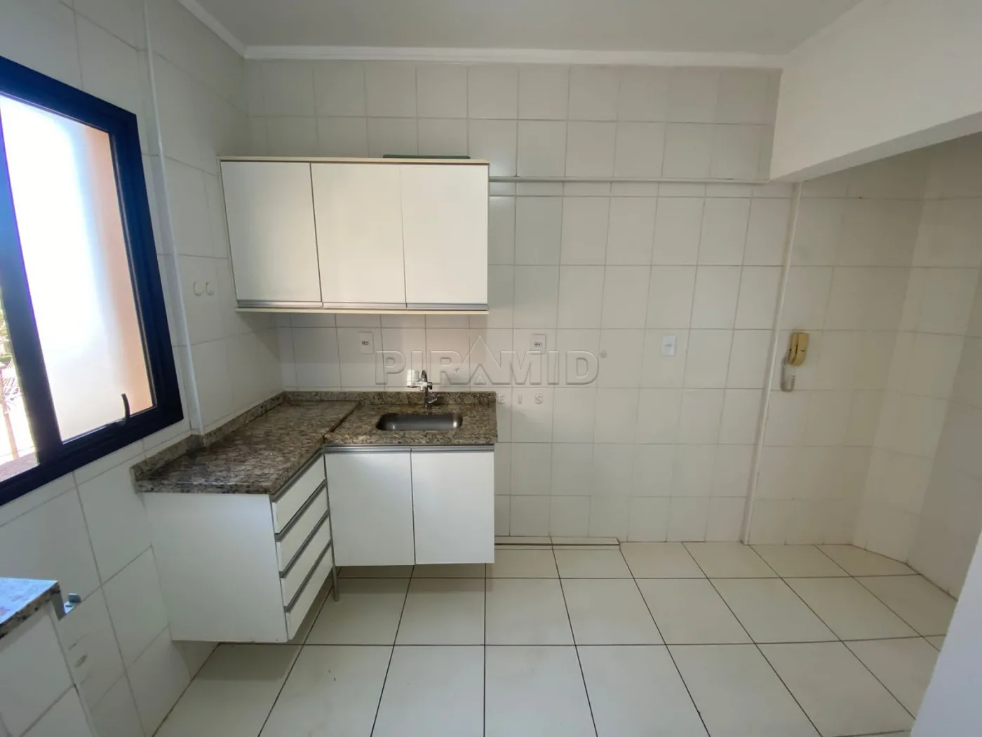 Alugar Apartamento / Padr&atilde;o em Ribeir&atilde;o Preto R$ 1.100,00 - Foto 9