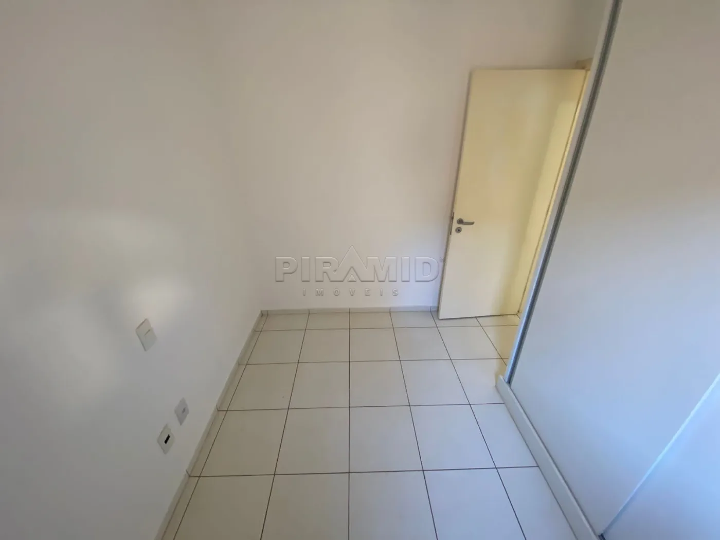 Alugar Apartamento / Padr&atilde;o em Ribeir&atilde;o Preto R$ 1.100,00 - Foto 14