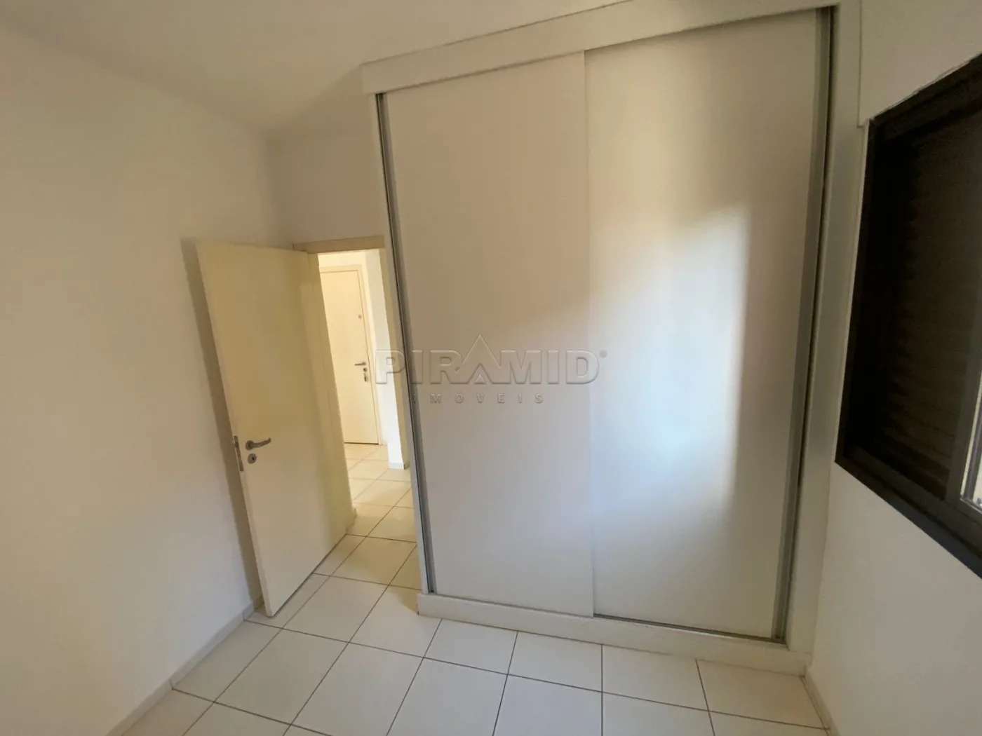 Alugar Apartamento / Padr&atilde;o em Ribeir&atilde;o Preto R$ 1.100,00 - Foto 16