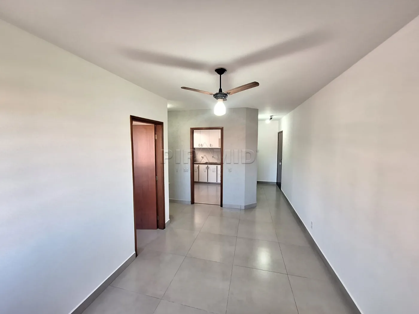Alugar Apartamento / Padr&atilde;o em Ribeir&atilde;o Preto R$ 1.500,00 - Foto 2