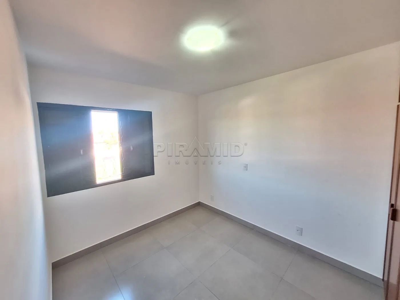Alugar Apartamento / Padr&atilde;o em Ribeir&atilde;o Preto R$ 1.500,00 - Foto 4