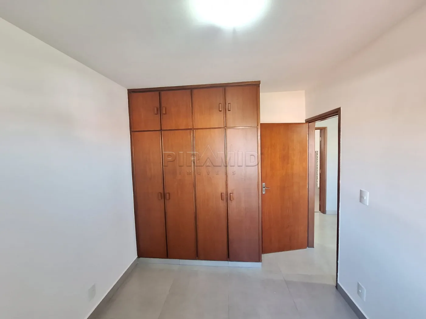 Alugar Apartamento / Padr&atilde;o em Ribeir&atilde;o Preto R$ 1.500,00 - Foto 5
