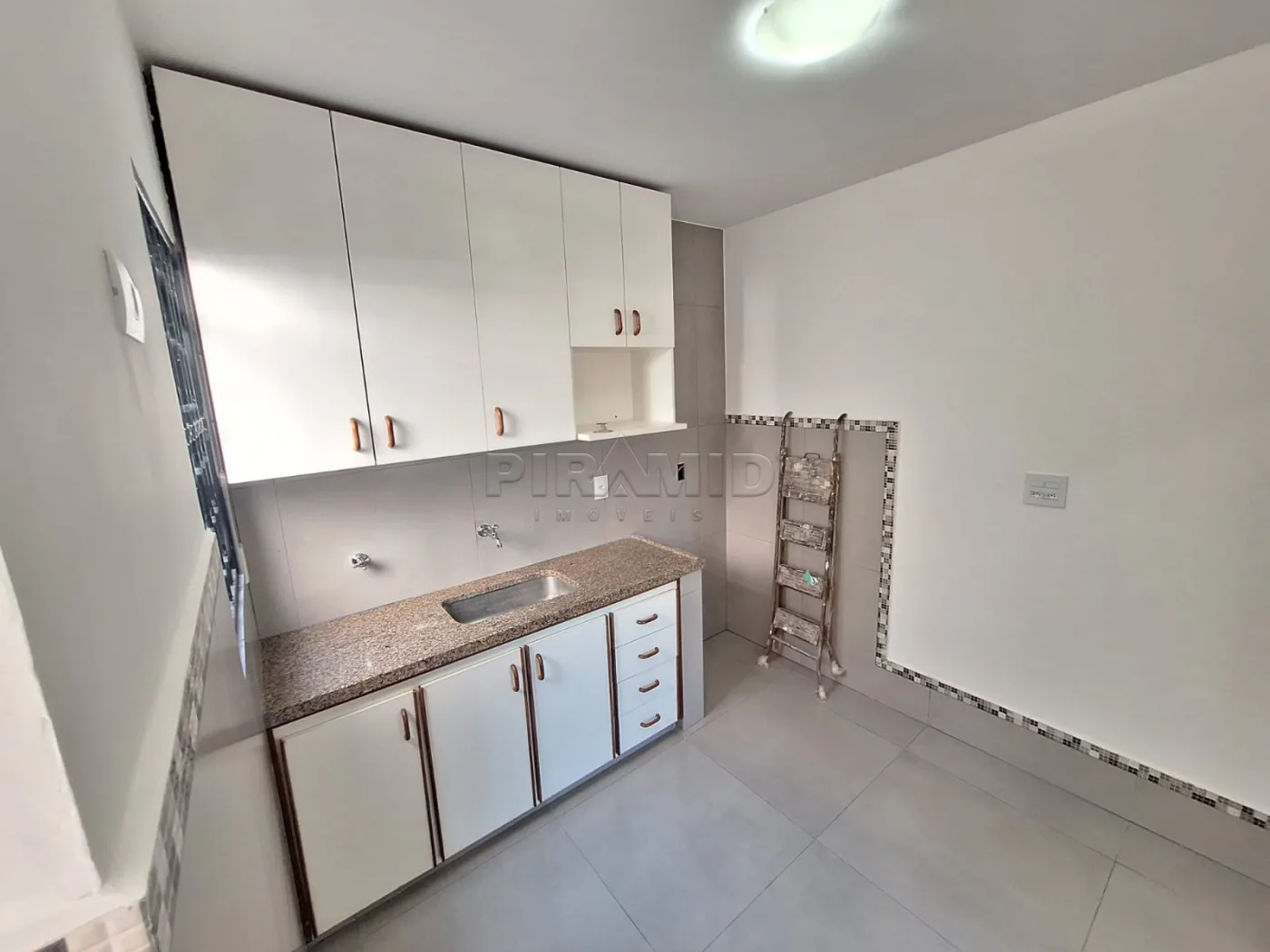 Alugar Apartamento / Padr&atilde;o em Ribeir&atilde;o Preto R$ 1.500,00 - Foto 9