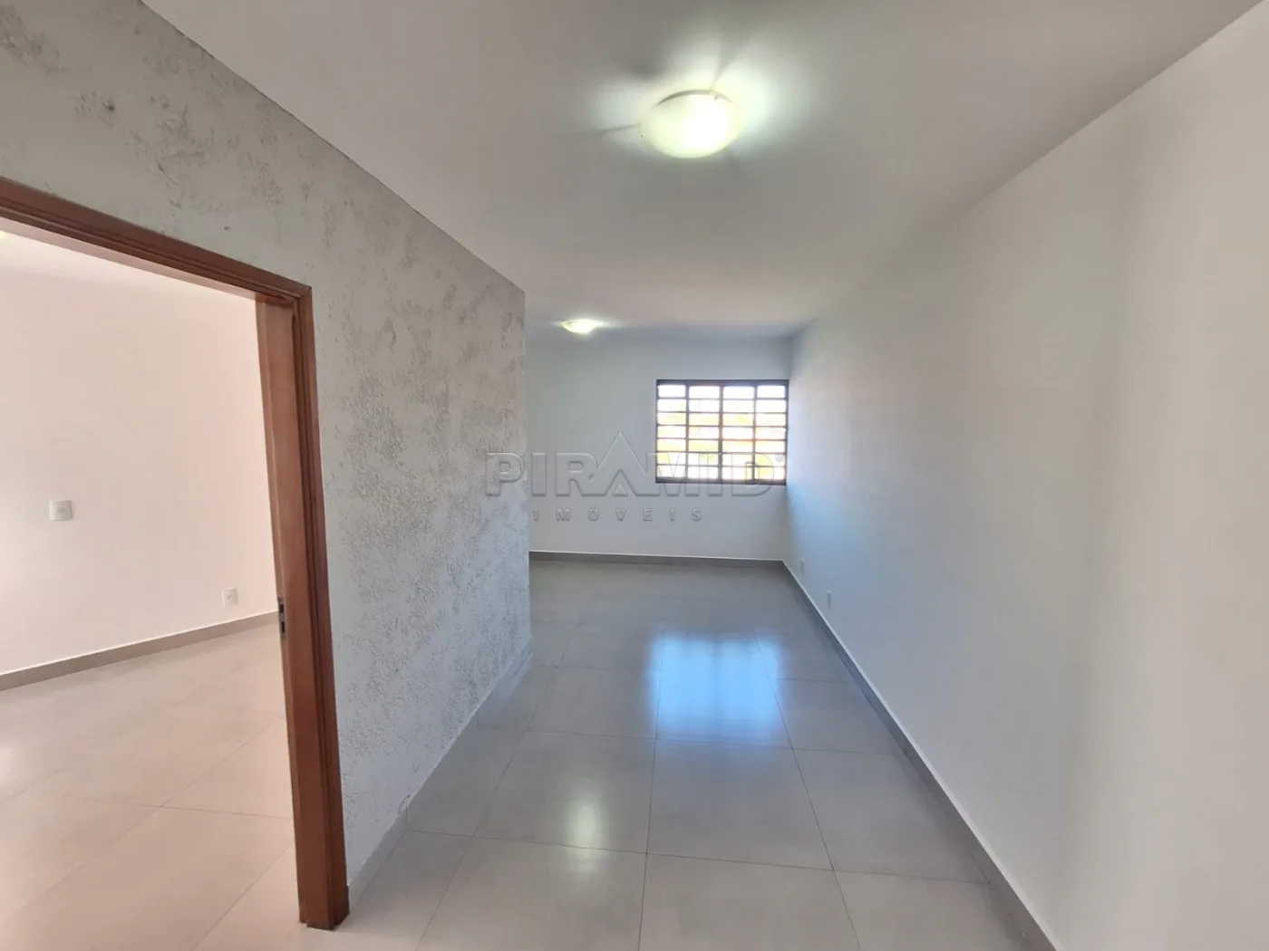 Alugar Apartamento / Padr&atilde;o em Ribeir&atilde;o Preto R$ 1.500,00 - Foto 1
