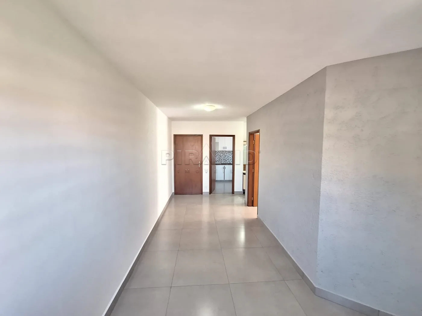 Alugar Apartamento / Padr&atilde;o em Ribeir&atilde;o Preto R$ 1.500,00 - Foto 2