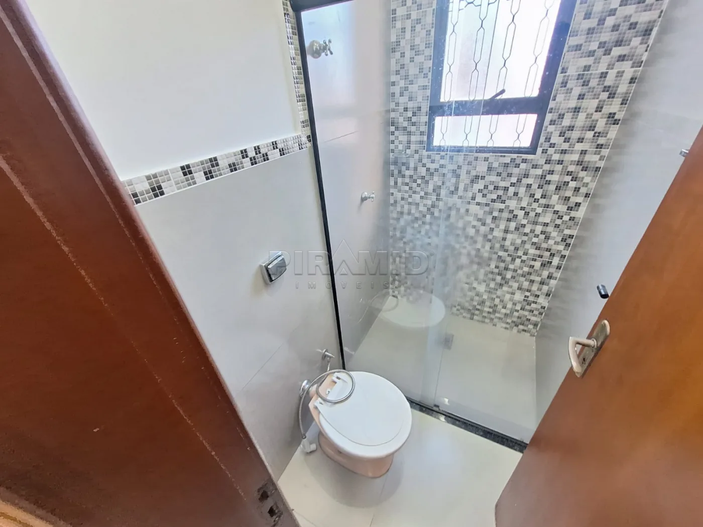 Alugar Apartamento / Padr&atilde;o em Ribeir&atilde;o Preto R$ 1.500,00 - Foto 4