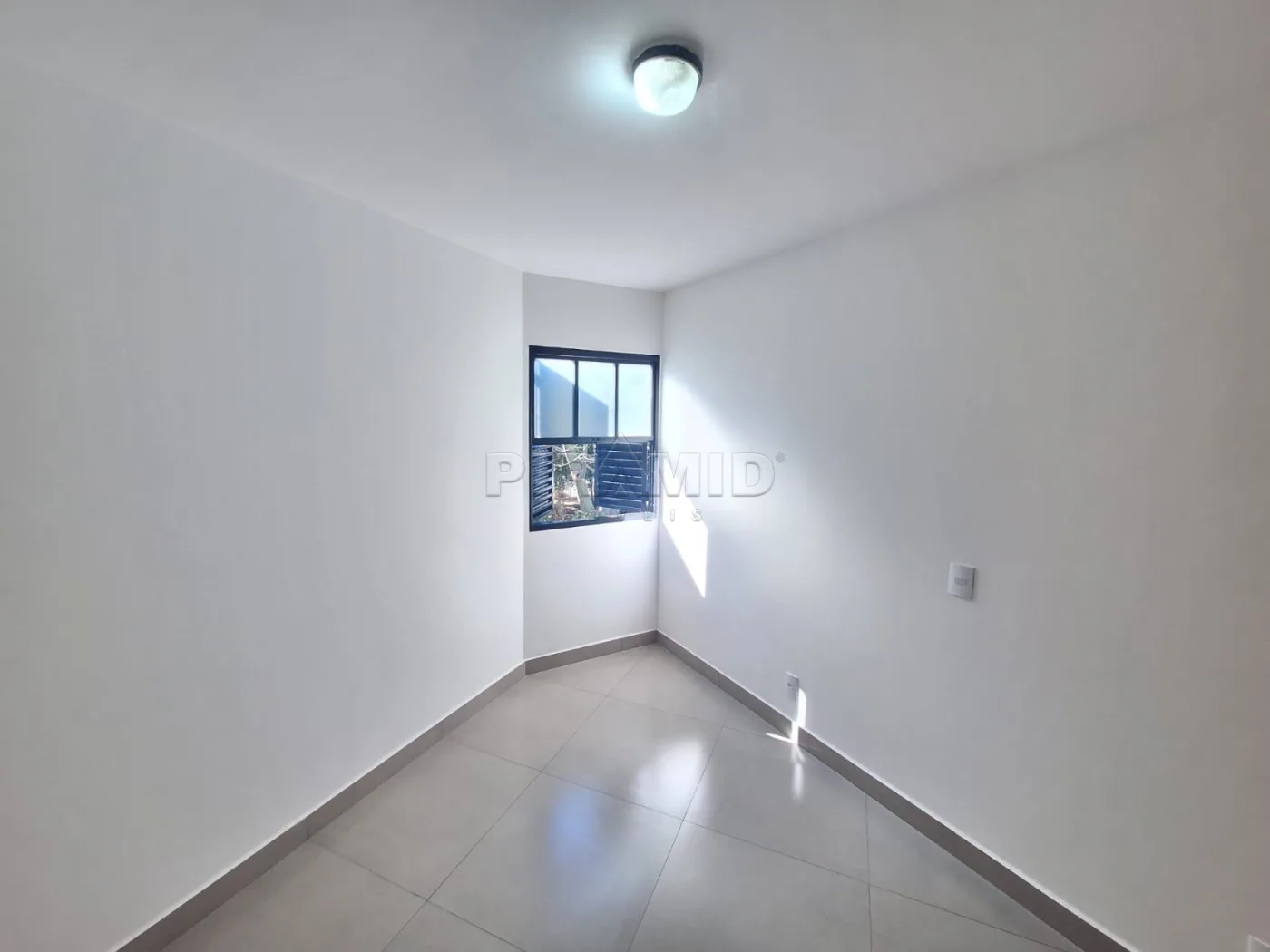 Alugar Apartamento / Padr&atilde;o em Ribeir&atilde;o Preto R$ 1.500,00 - Foto 5