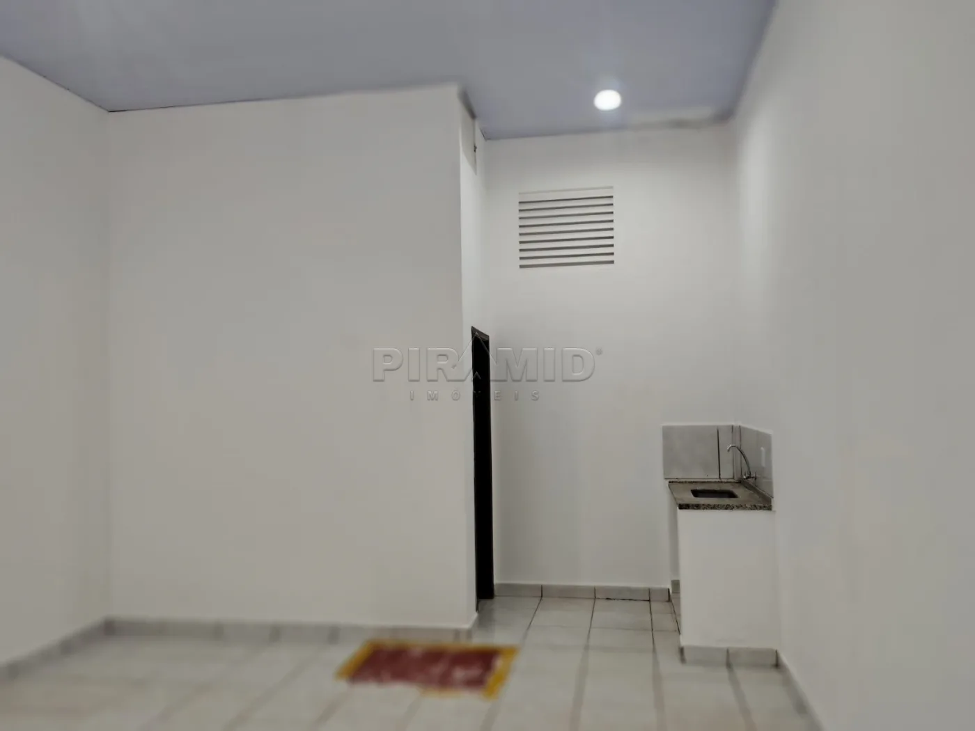 Alugar Comercial / Sal&atilde;o em Ribeir&atilde;o Preto R$ 1.550,00 - Foto 4