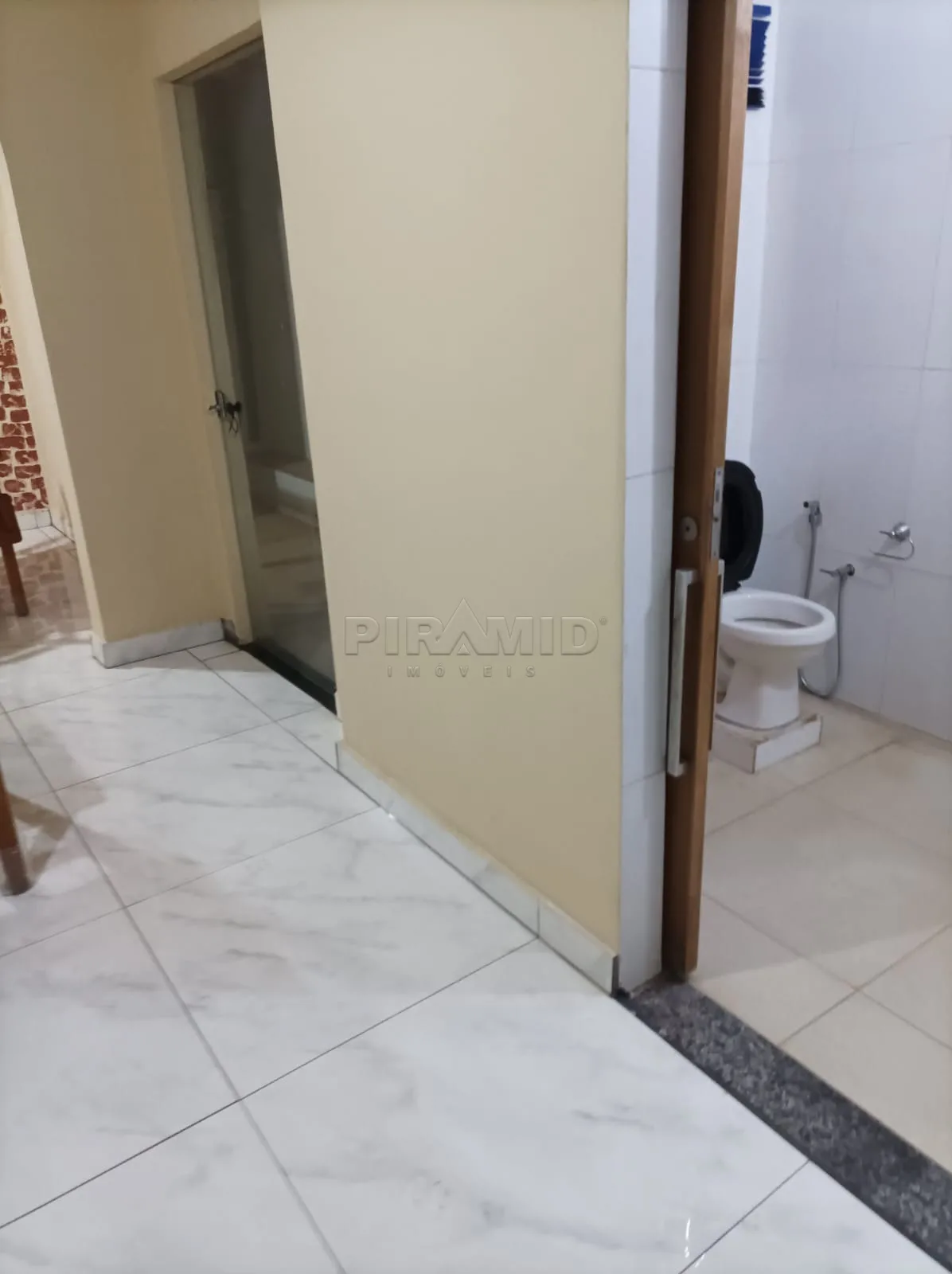 Alugar Casa / Padr&atilde;o em Ribeir&atilde;o Preto R$ 1.700,00 - Foto 21