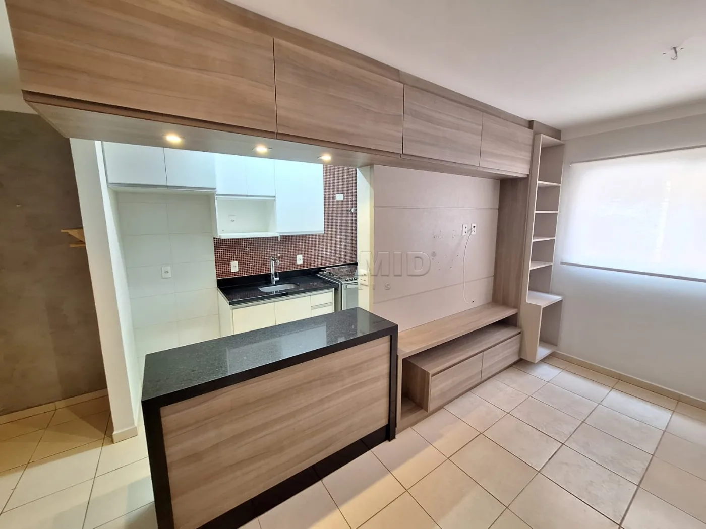 Alugar Apartamento / Padr&atilde;o em Ribeir&atilde;o Preto R$ 1.300,00 - Foto 2