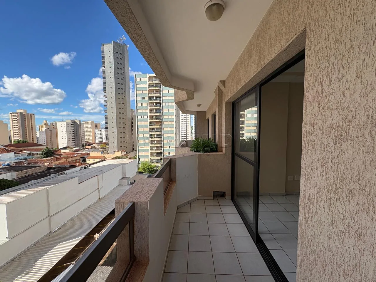 Alugar Apartamento / Padr&atilde;o em Ribeir&atilde;o Preto R$ 1.700,00 - Foto 3