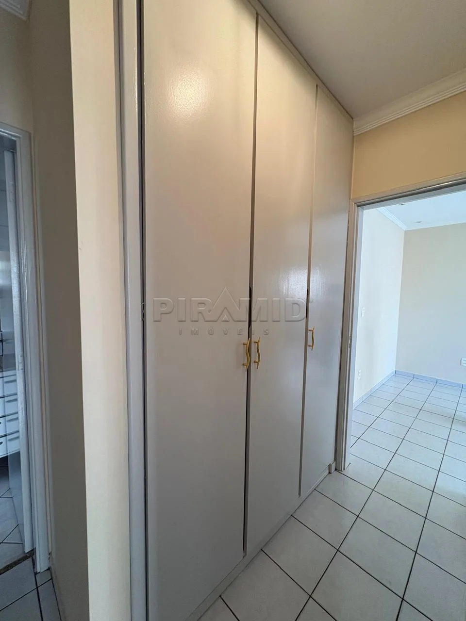 Alugar Apartamento / Padr&atilde;o em Ribeir&atilde;o Preto R$ 1.700,00 - Foto 14