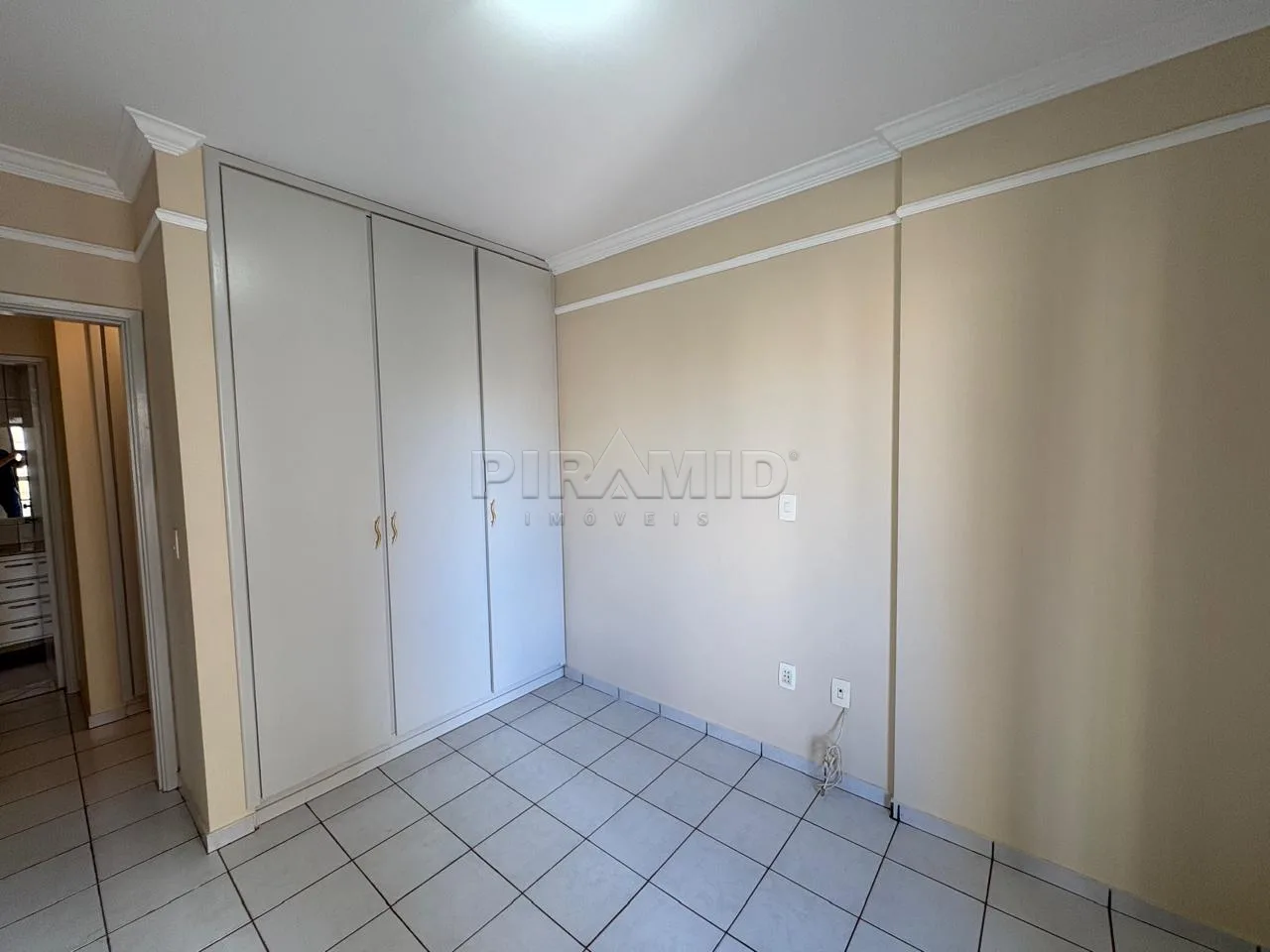 Alugar Apartamento / Padr&atilde;o em Ribeir&atilde;o Preto R$ 1.700,00 - Foto 17