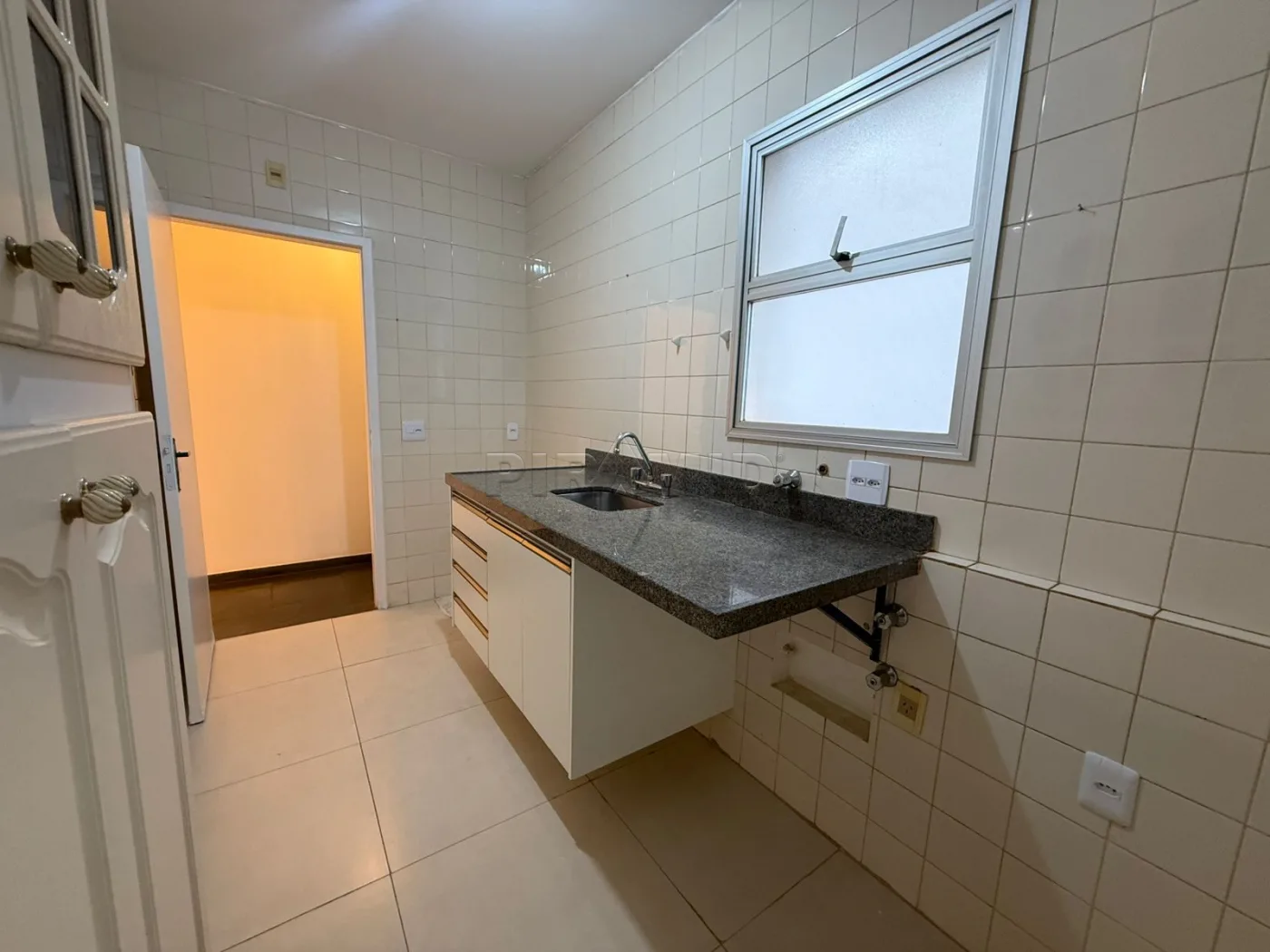Alugar Apartamento / Padr&atilde;o em Ribeir&atilde;o Preto R$ 1.650,00 - Foto 4