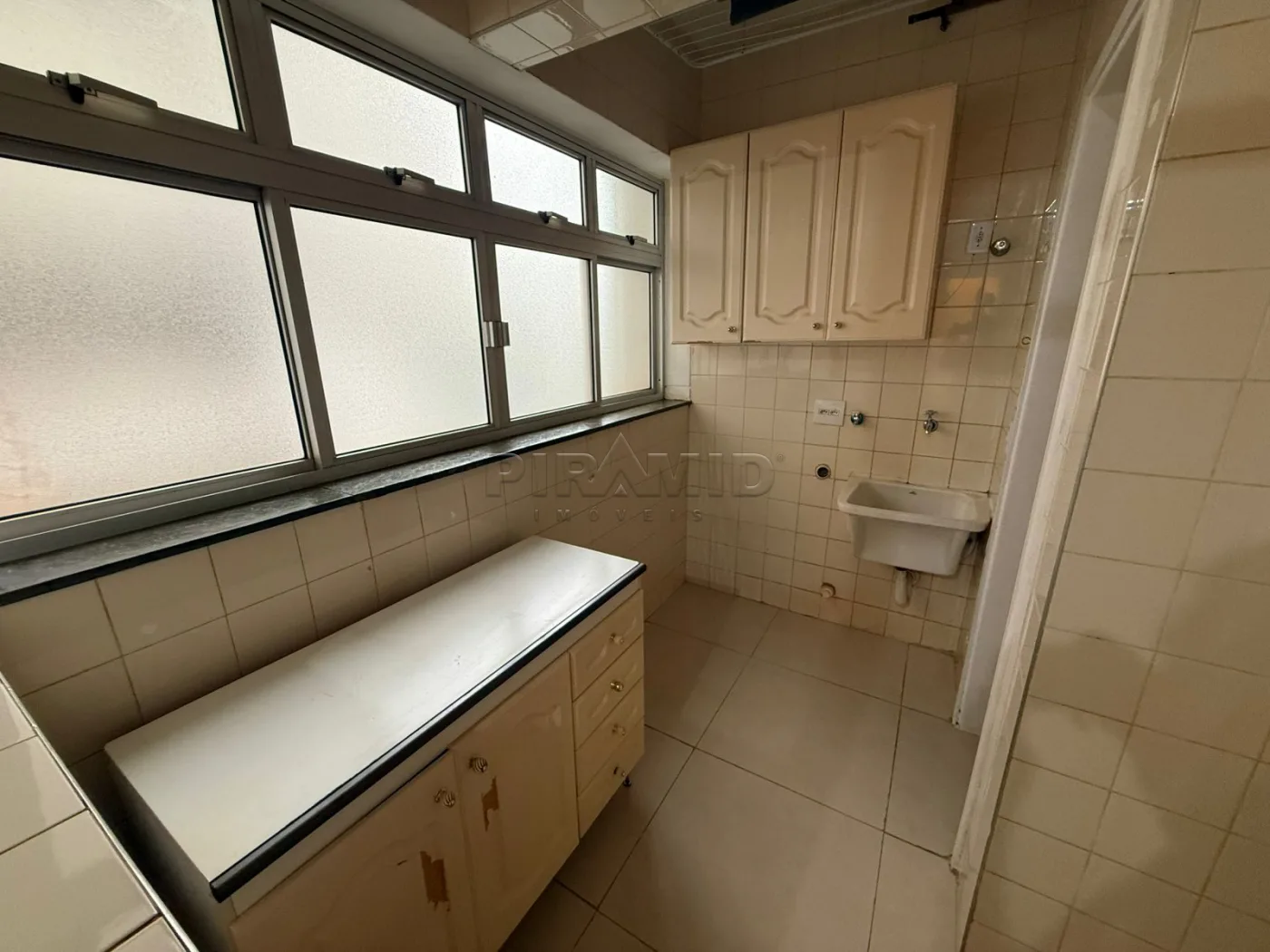 Alugar Apartamento / Padr&atilde;o em Ribeir&atilde;o Preto R$ 1.650,00 - Foto 14