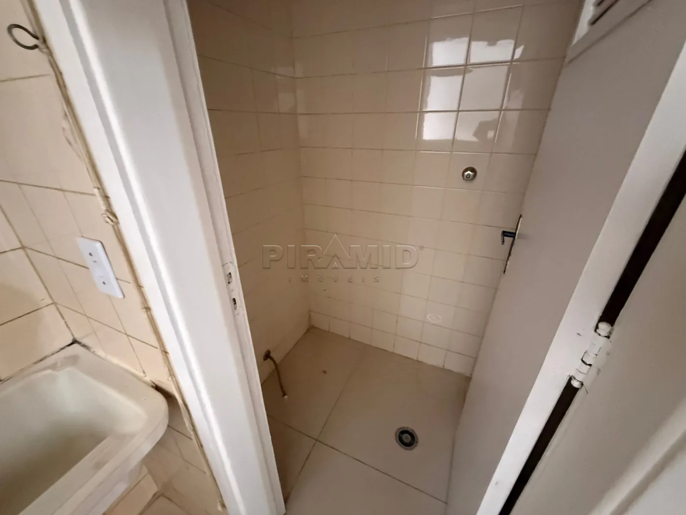 Alugar Apartamento / Padr&atilde;o em Ribeir&atilde;o Preto R$ 1.650,00 - Foto 13