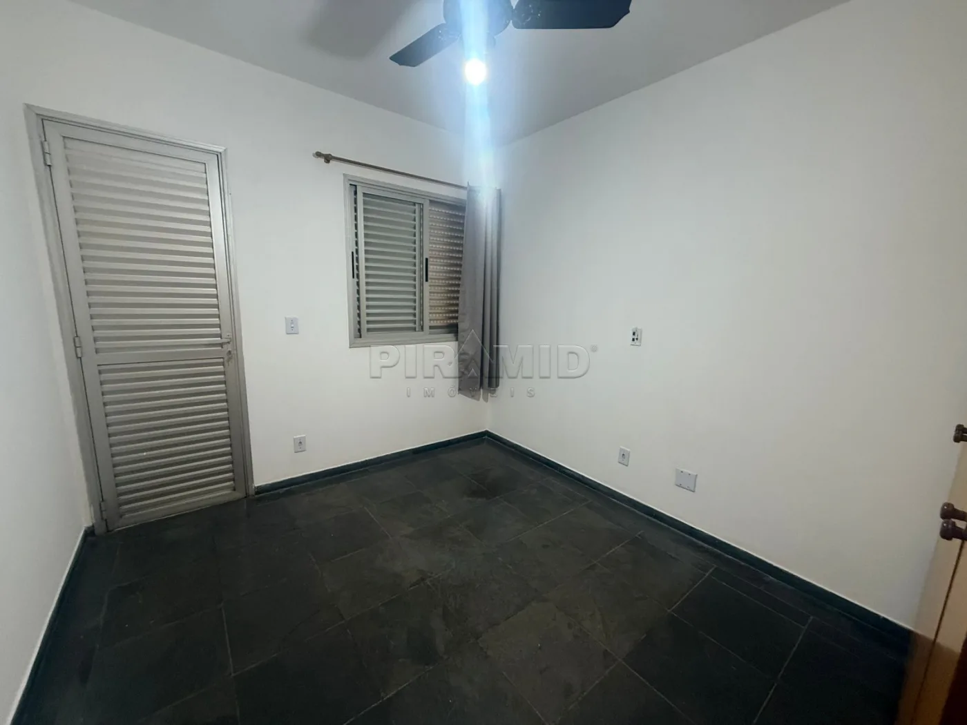 Alugar Apartamento / Padr&atilde;o em Ribeir&atilde;o Preto R$ 1.650,00 - Foto 8