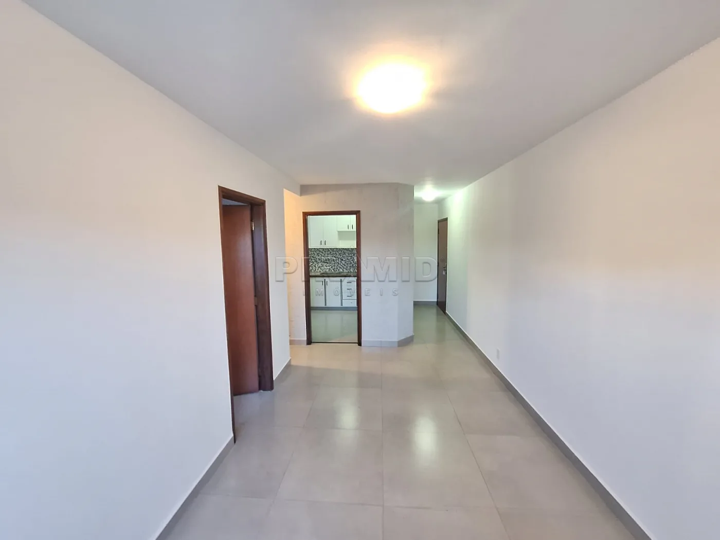 Alugar Apartamento / Padr&atilde;o em Ribeir&atilde;o Preto R$ 1.500,00 - Foto 2
