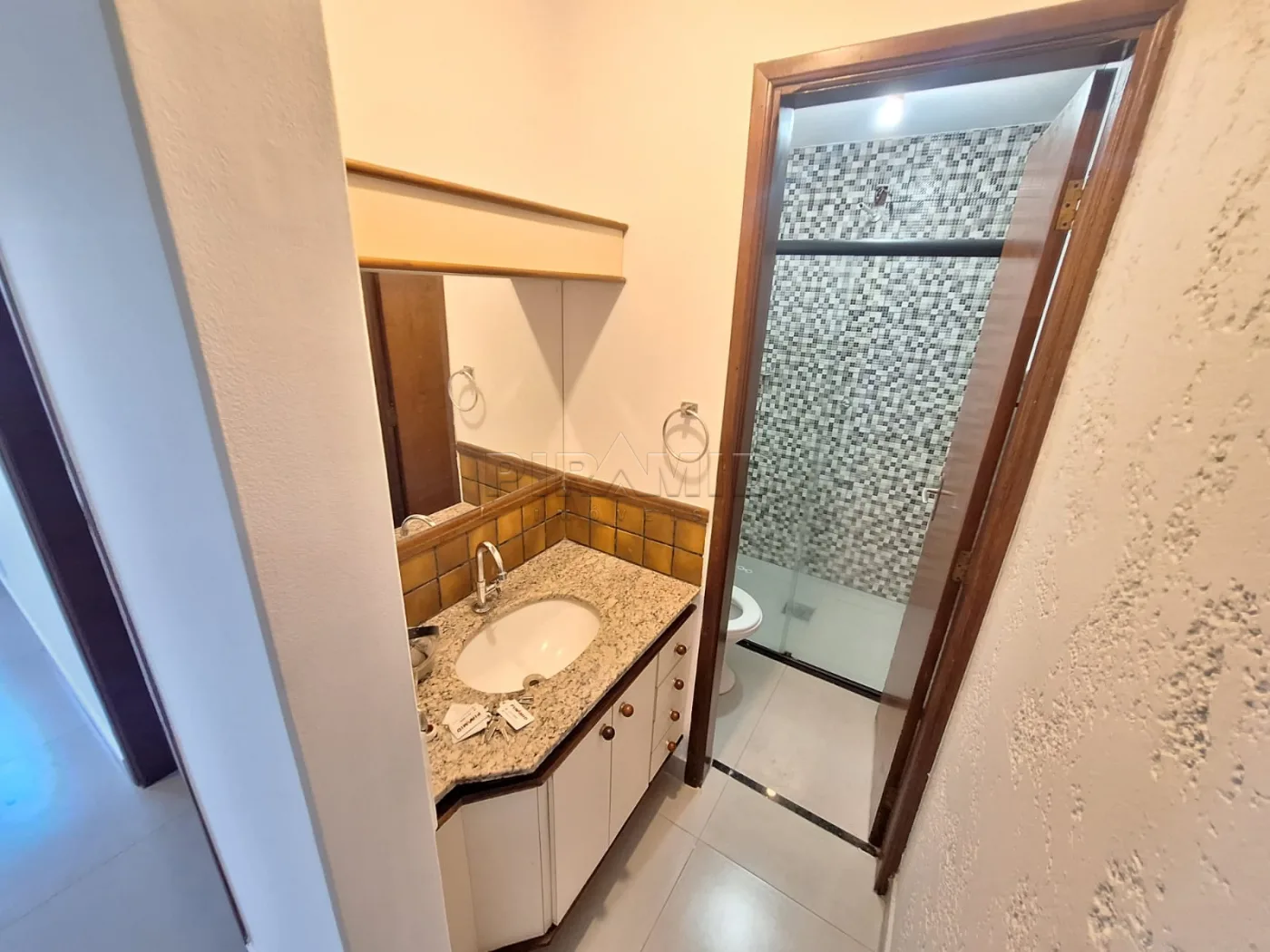 Alugar Apartamento / Padr&atilde;o em Ribeir&atilde;o Preto R$ 1.500,00 - Foto 4