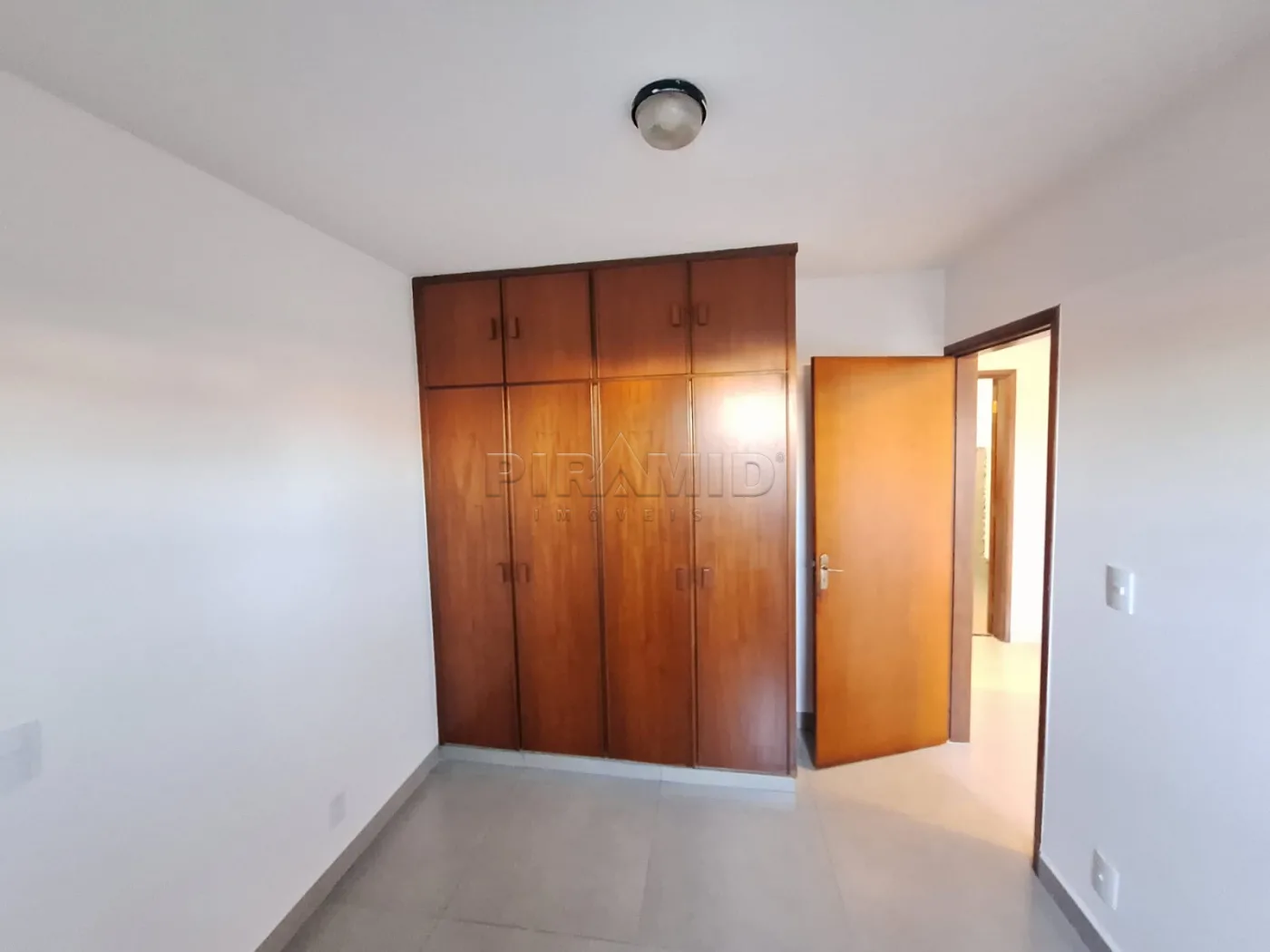 Alugar Apartamento / Padr&atilde;o em Ribeir&atilde;o Preto R$ 1.500,00 - Foto 8