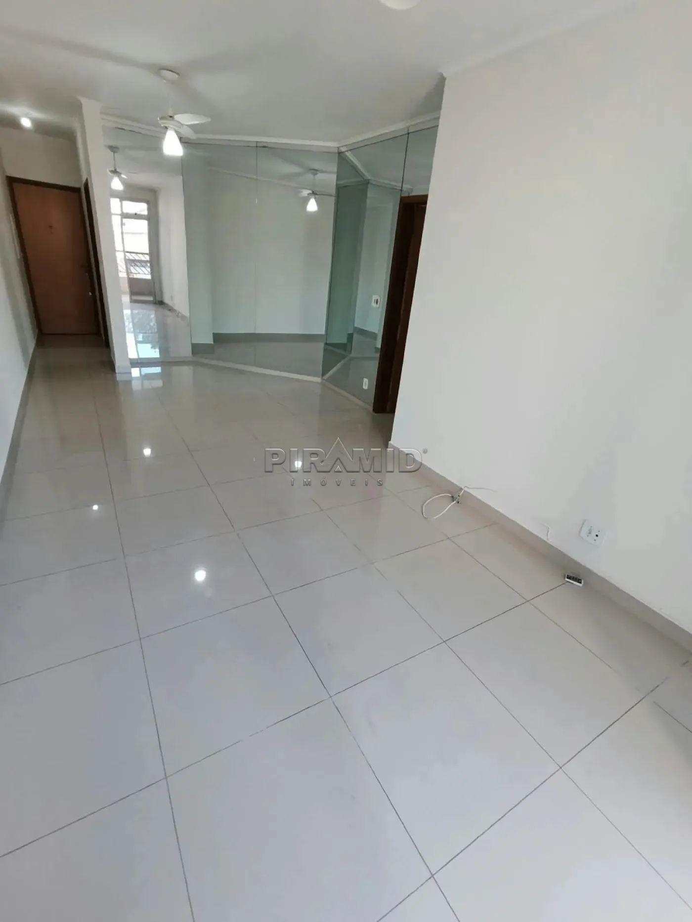 Alugar Apartamento / Padr&atilde;o em Ribeir&atilde;o Preto R$ 1.800,00 - Foto 2