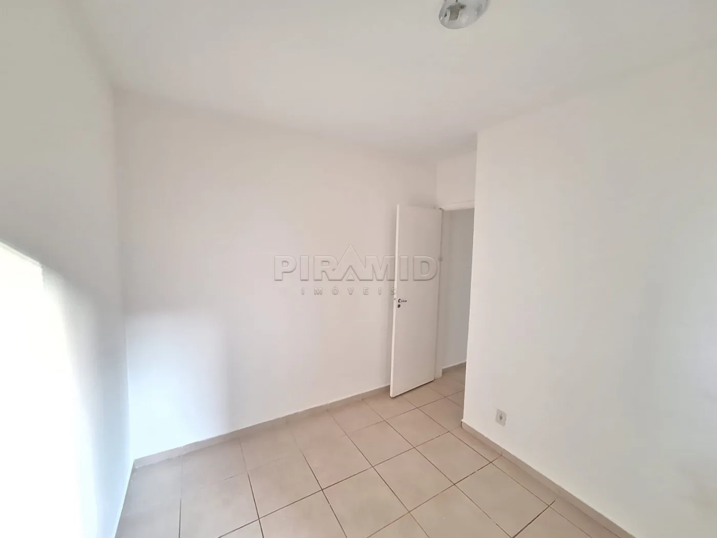 Alugar Apartamento / Padr&atilde;o em Ribeir&atilde;o Preto R$ 1.300,00 - Foto 8