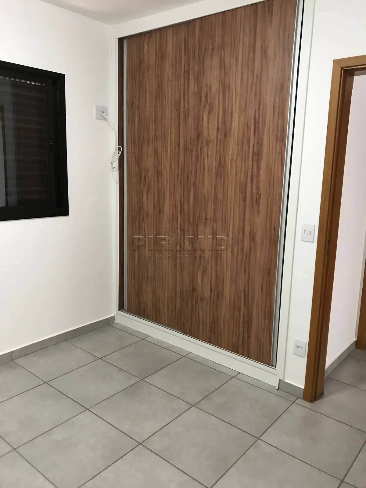 Alugar Apartamento / Padr&atilde;o em Ribeir&atilde;o Preto R$ 1.200,00 - Foto 7