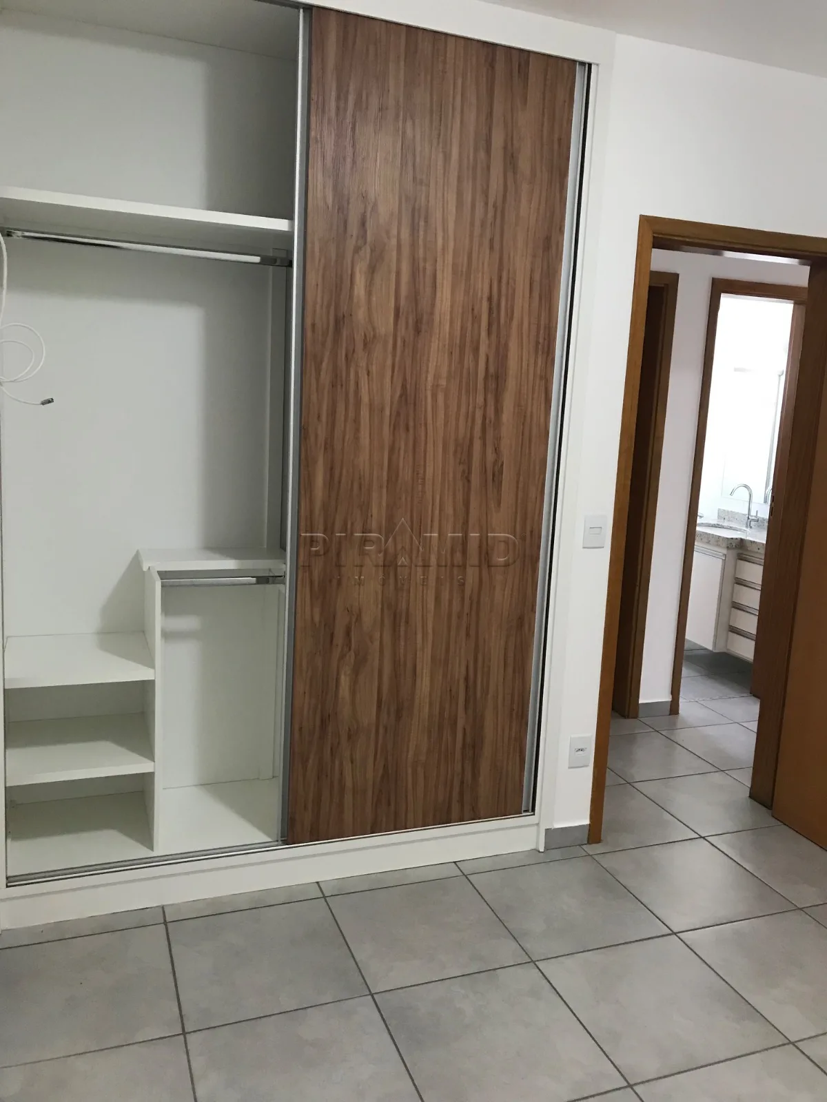 Alugar Apartamento / Padr&atilde;o em Ribeir&atilde;o Preto R$ 1.200,00 - Foto 8