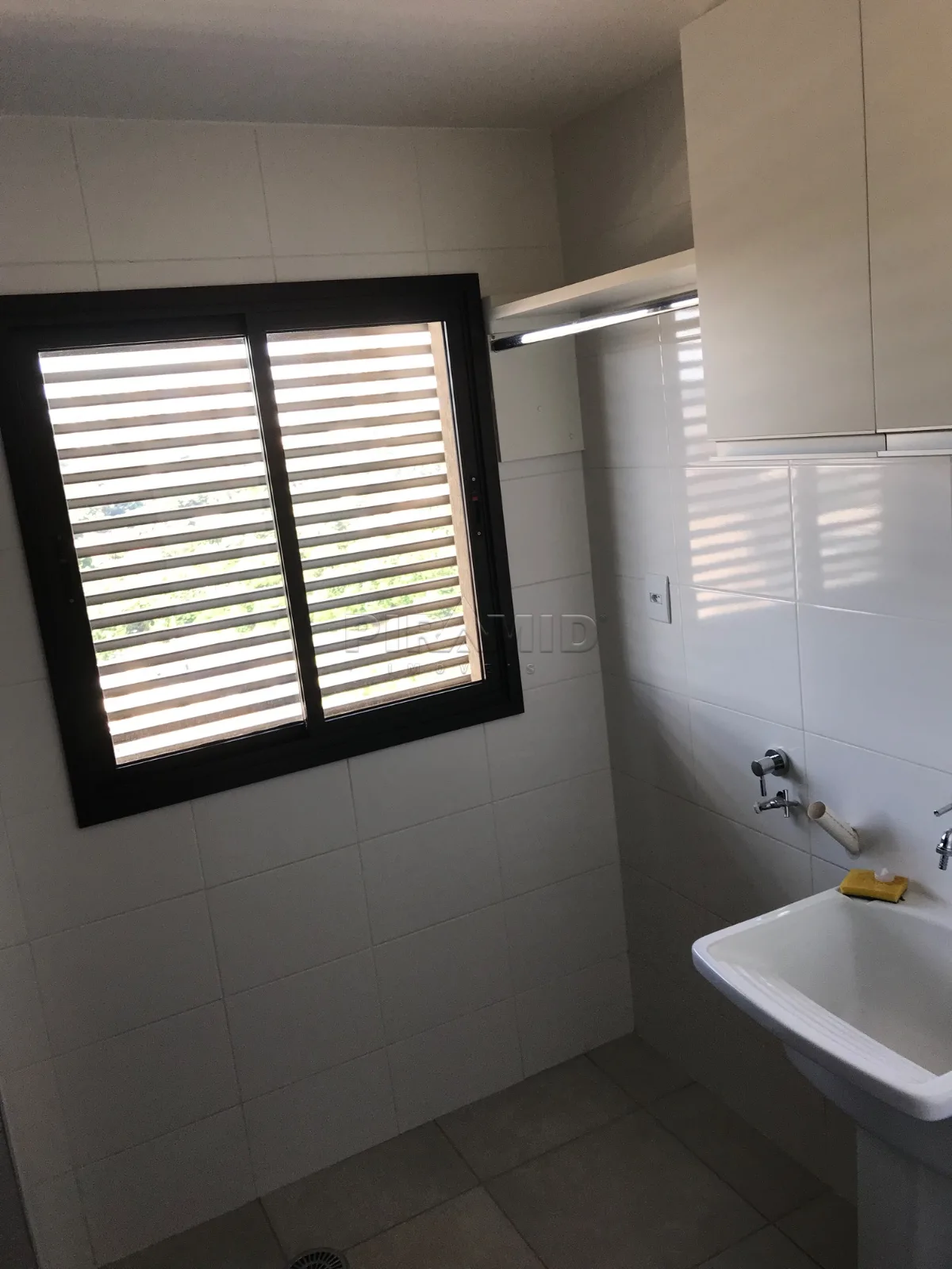 Alugar Apartamento / Padr&atilde;o em Ribeir&atilde;o Preto R$ 1.200,00 - Foto 16