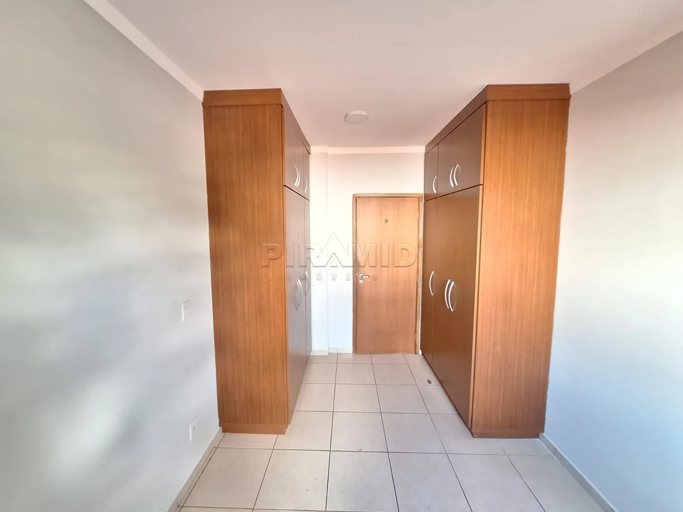 Alugar Apartamento / Padr&atilde;o em Ribeir&atilde;o Preto R$ 2.300,00 - Foto 9