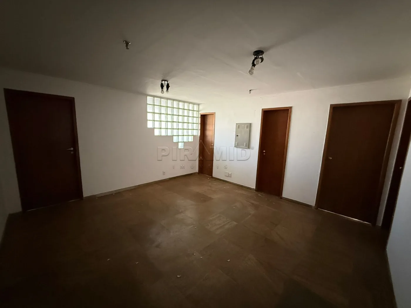 Alugar Comercial / Sala em Ribeir&atilde;o Preto R$ 1.600,00 - Foto 1