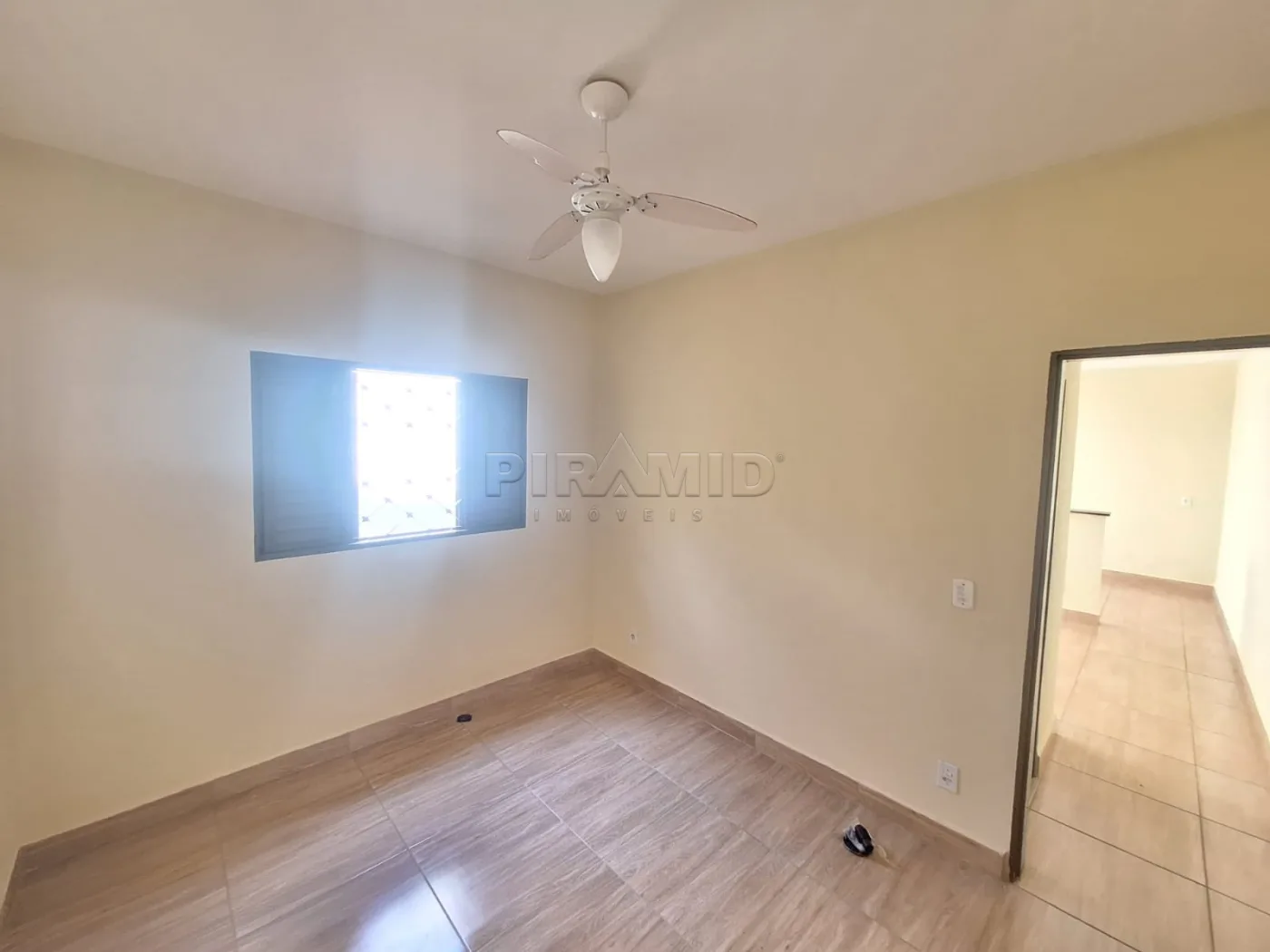 Alugar Casa / Padr&atilde;o em Ribeir&atilde;o Preto R$ 900,00 - Foto 8