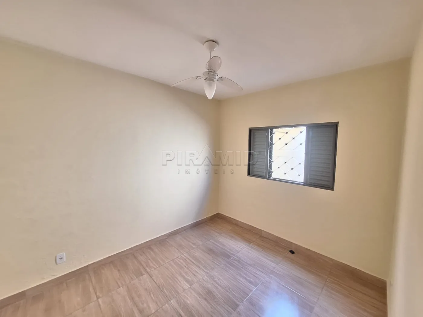 Alugar Casa / Padr&atilde;o em Ribeir&atilde;o Preto R$ 900,00 - Foto 7