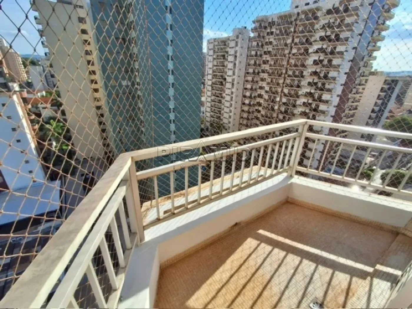 Alugar Apartamento / Padr&atilde;o em Ribeir&atilde;o Preto R$ 1.300,00 - Foto 4