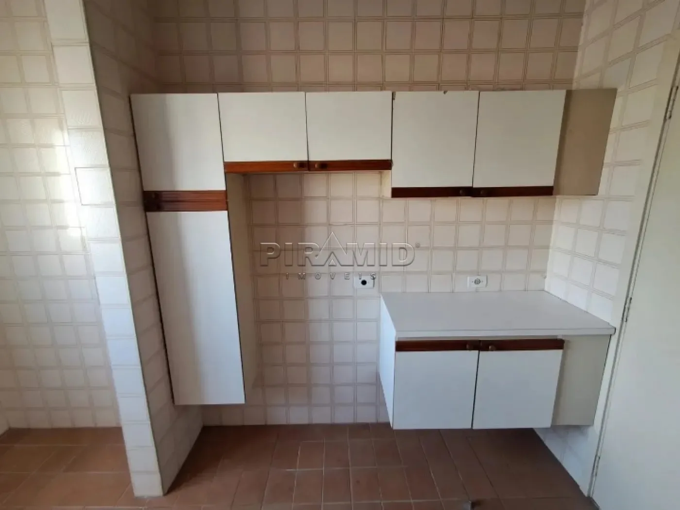 Alugar Apartamento / Padr&atilde;o em Ribeir&atilde;o Preto R$ 1.300,00 - Foto 11
