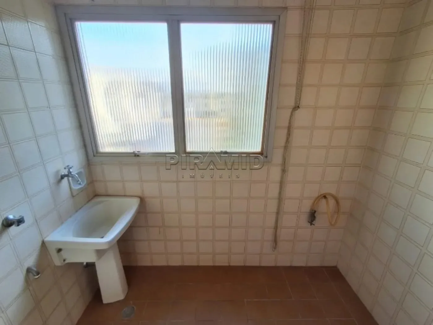 Alugar Apartamento / Padr&atilde;o em Ribeir&atilde;o Preto R$ 1.300,00 - Foto 12
