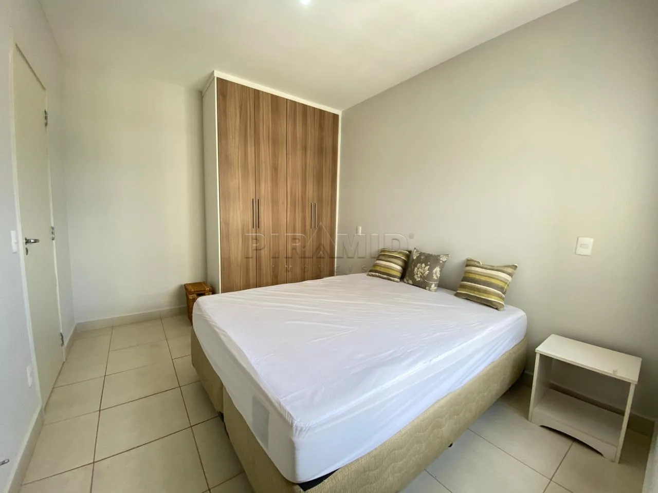 Alugar Apartamento / Padr&atilde;o em Ribeir&atilde;o Preto R$ 2.200,00 - Foto 6