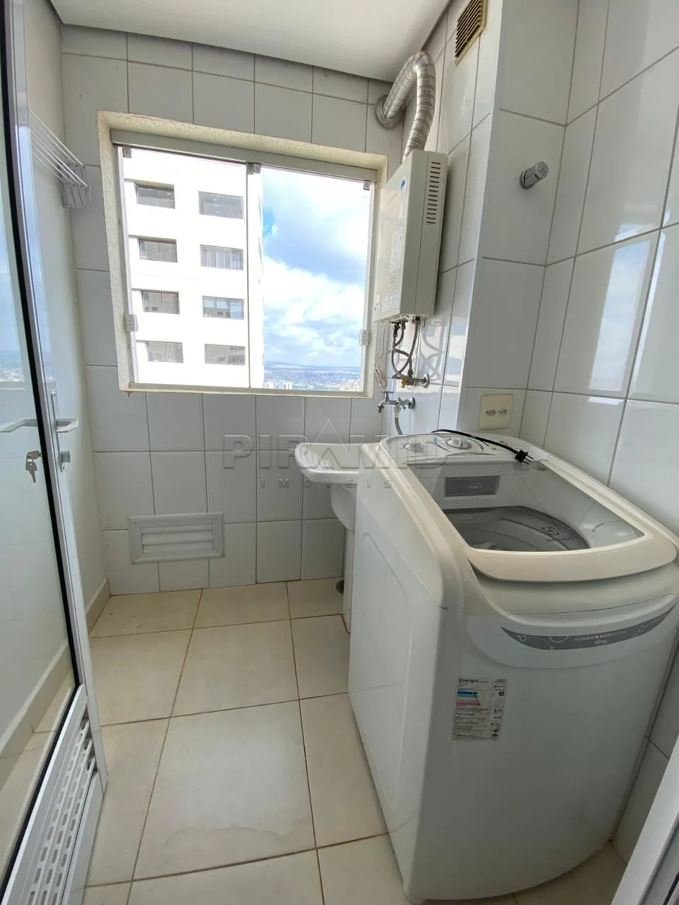 Alugar Apartamento / Padr&atilde;o em Ribeir&atilde;o Preto R$ 2.200,00 - Foto 17