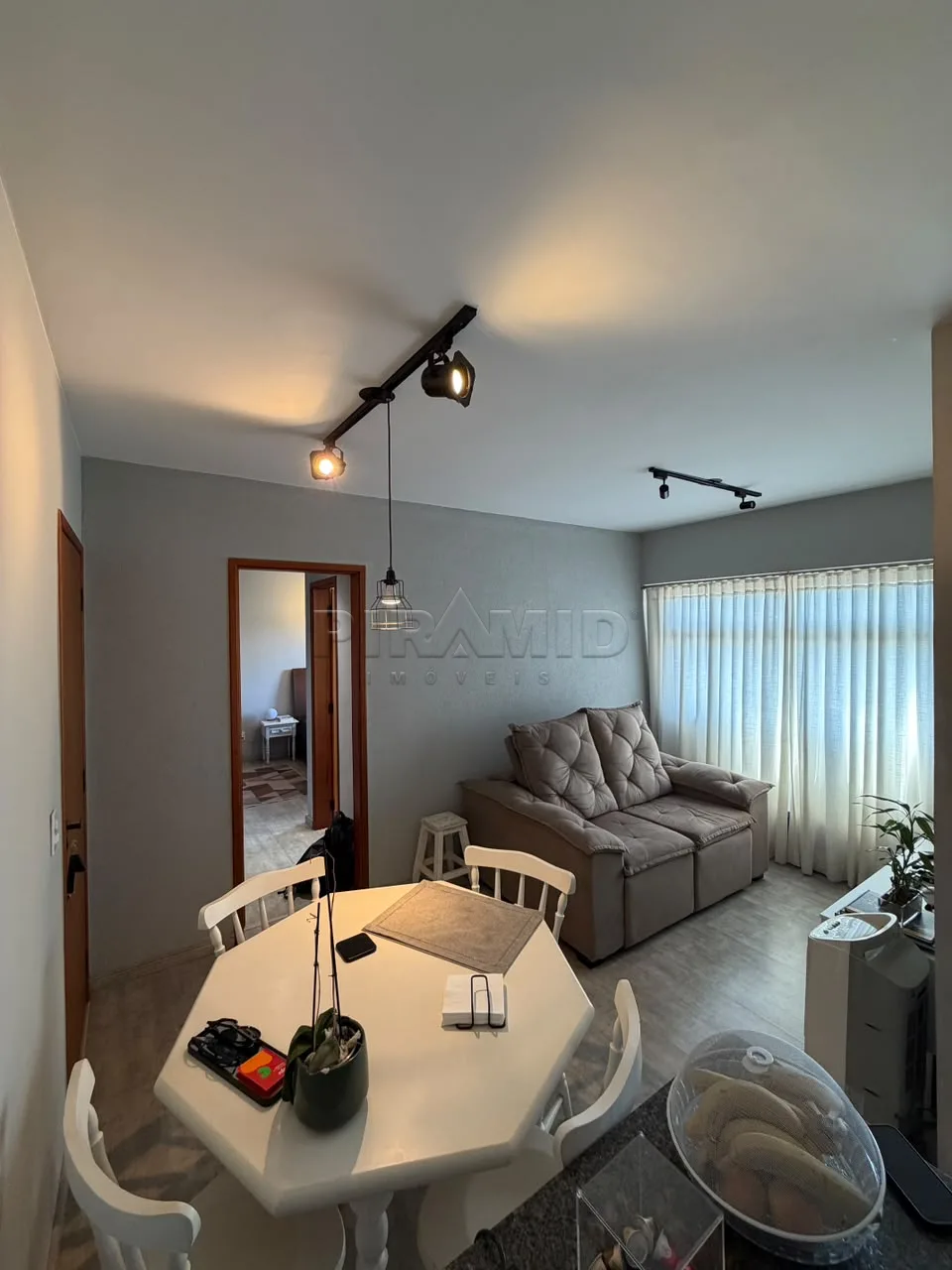 Alugar Apartamento / Padr&atilde;o em Ribeir&atilde;o Preto R$ 550,00 - Foto 2