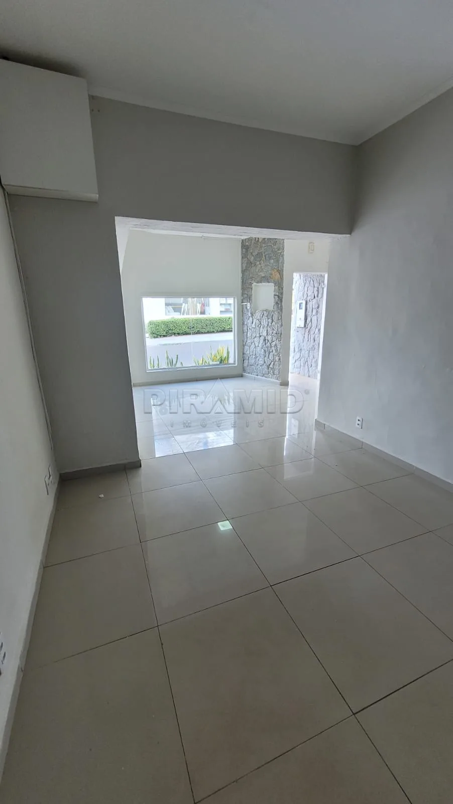 Alugar Comercial / Sal&atilde;o em Ribeir&atilde;o Preto R$ 1.600,00 - Foto 1