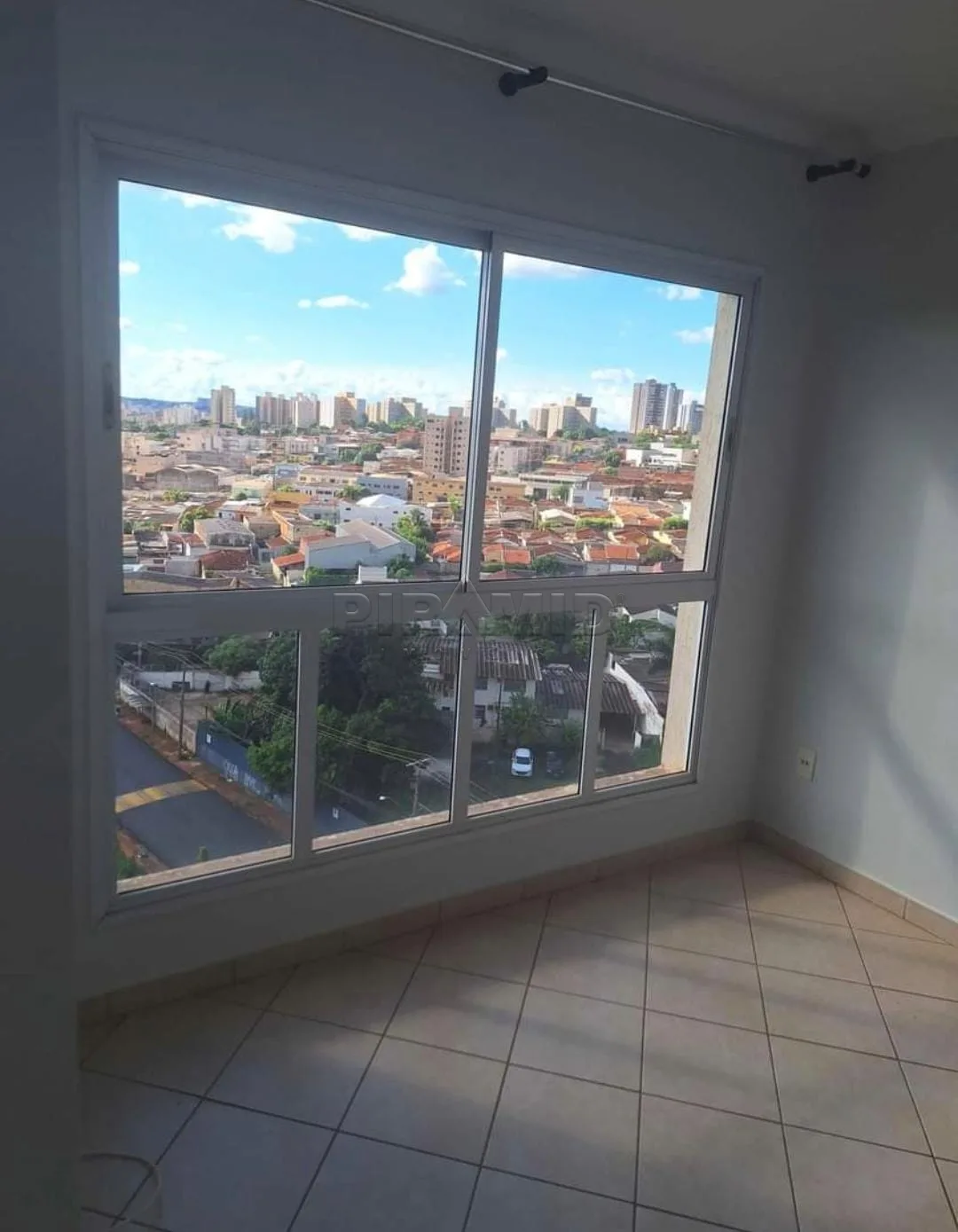 Alugar Apartamento / Padr&atilde;o em Ribeir&atilde;o Preto R$ 1.550,00 - Foto 2