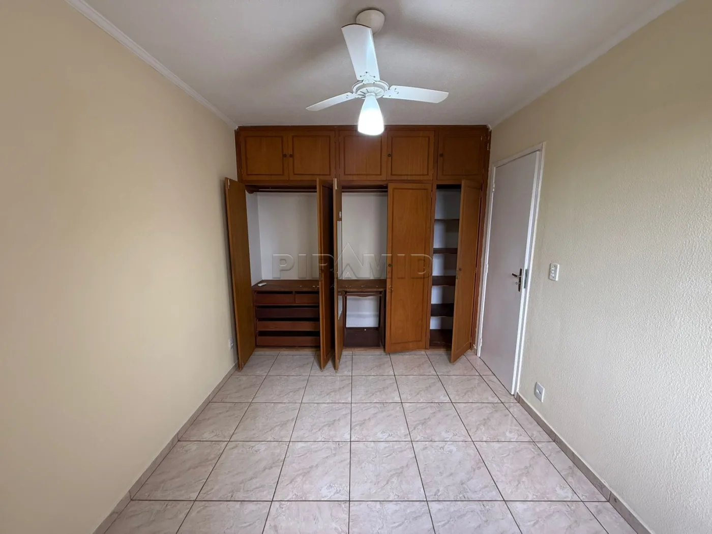 Alugar Apartamento / Padr&atilde;o em Ribeir&atilde;o Preto R$ 2.000,00 - Foto 5
