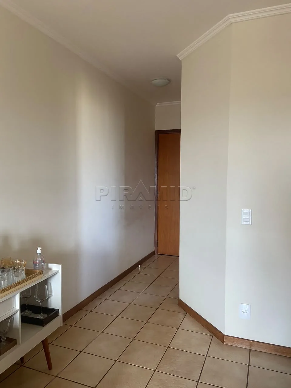 Alugar Apartamento / Padr&atilde;o em Ribeir&atilde;o Preto R$ 2.600,00 - Foto 4