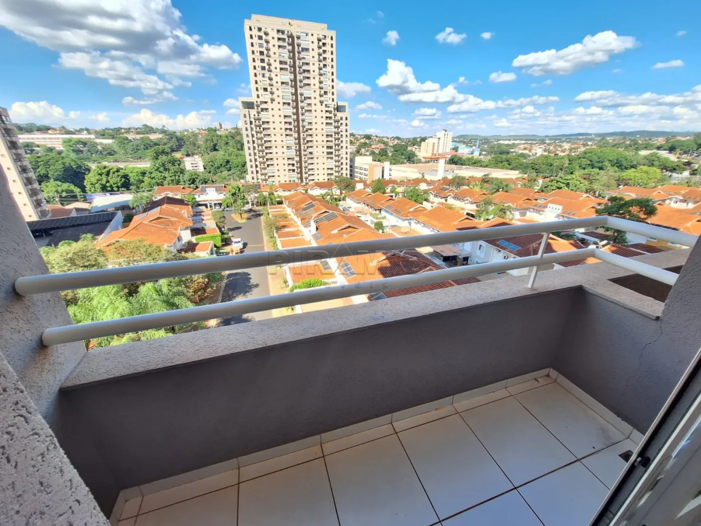 Alugar Apartamento / Padr&atilde;o em Ribeir&atilde;o Preto R$ 1.350,00 - Foto 3