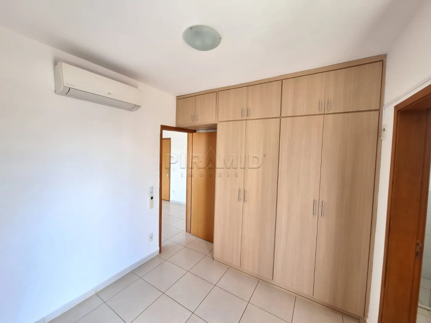 Alugar Apartamento / Padr&atilde;o em Ribeir&atilde;o Preto R$ 1.350,00 - Foto 5